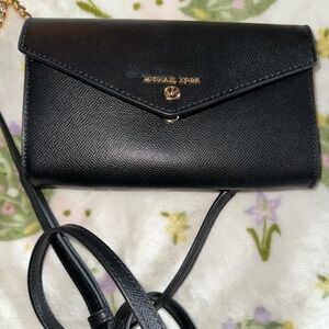Michael Kors Black Crossbody Bag with Sleek Design